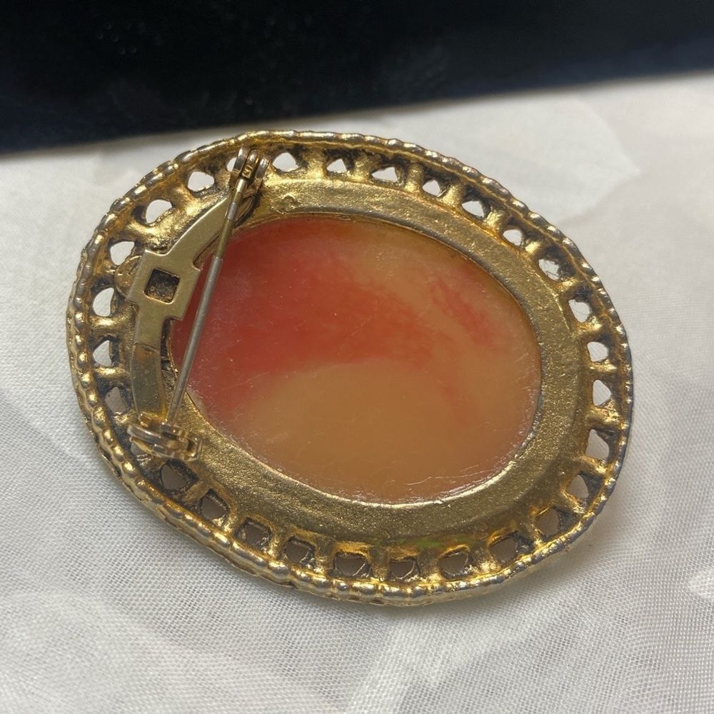 Vintage Carved Celluloid Flower Cameo Brooch - Picture 10 of 12